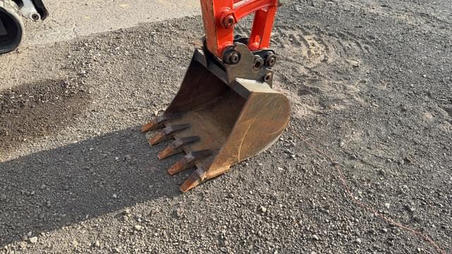 Image of Kubota KX033-4 equipment image 4