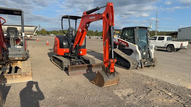Image of Kubota KX033-4 equipment image 2