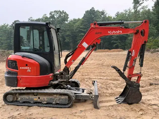 Image of Kubota KX033-4R3A equipment image 3