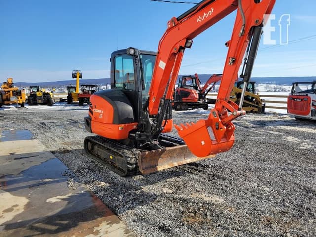Image of Kubota KX040-4 equipment image 3