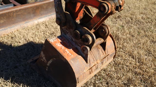 Image of Kubota KX040-4 equipment image 2