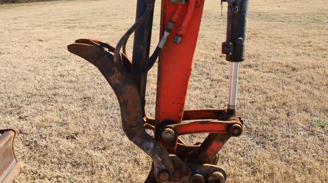 Image of Kubota KX040-4 equipment image 3