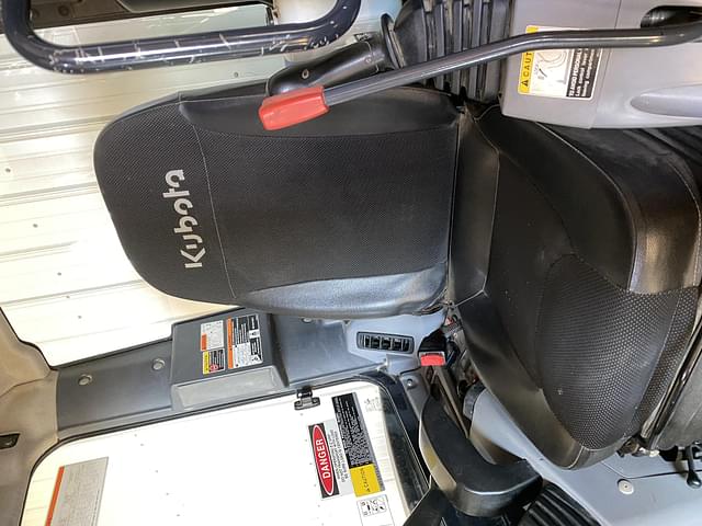 Image of Kubota KX040-4 equipment image 4