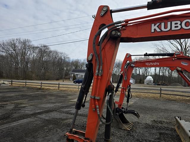 Image of Kubota KX040-4 equipment image 2