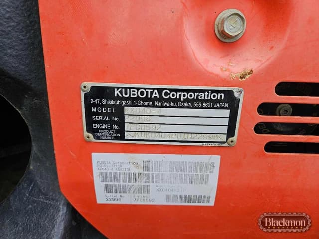 Image of Kubota KX040-4 equipment image 4