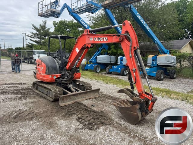 Image of Kubota KX040-4 equipment image 2