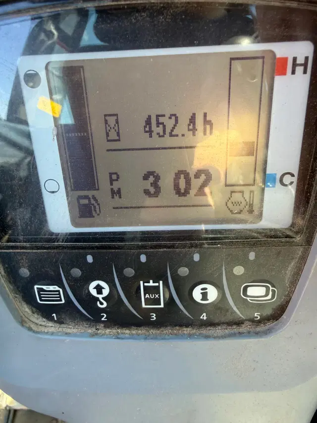 Image of Kubota KX040-4R3 equipment image 1