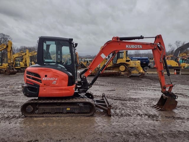 Image of Kubota KX040-4R3 equipment image 2