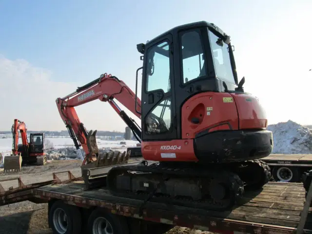 Image of Kubota KX040-4R3A equipment image 3