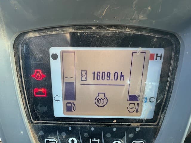 Image of Kubota KX040-4R3AP equipment image 2