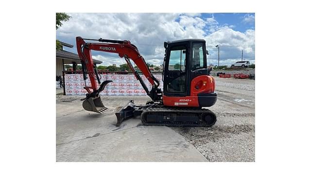 Image of Kubota KX040-4 equipment image 2