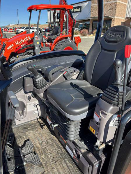 Image of Kubota KX040-5 equipment image 4