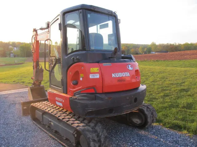 Image of Kubota KX057-4R3A equipment image 1