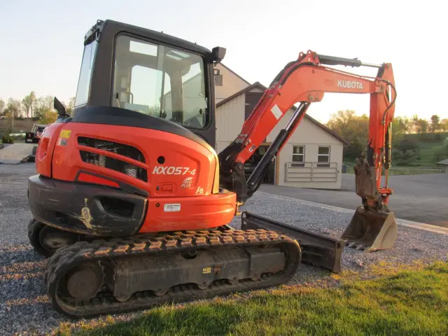 Image of Kubota KX057-4R3A equipment image 2