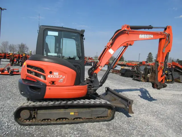 Image of Kubota KX057-4 equipment image 3
