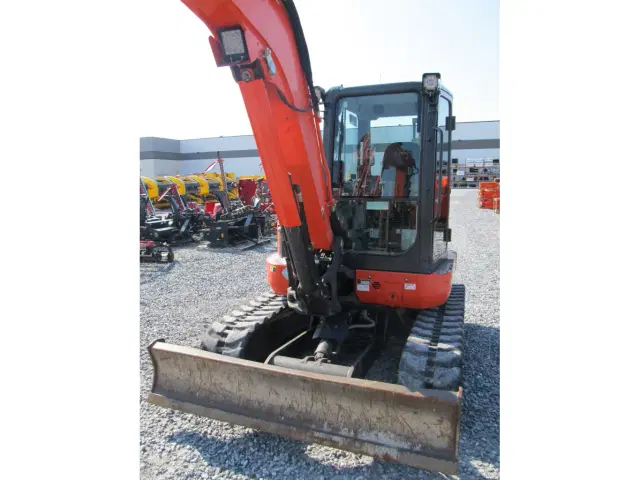 Image of Kubota KX057-4 equipment image 4