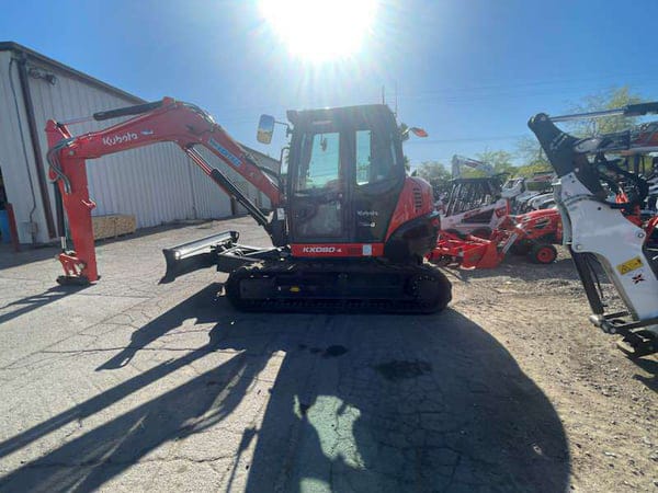 Kubota KX080-4S Equipment Image0