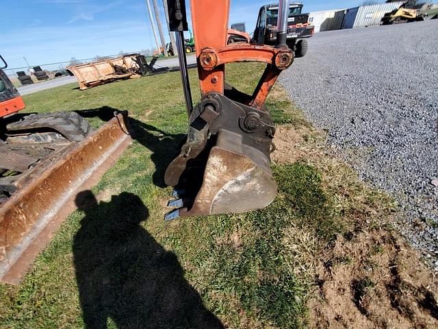 Image of Kubota KX080-4 equipment image 3