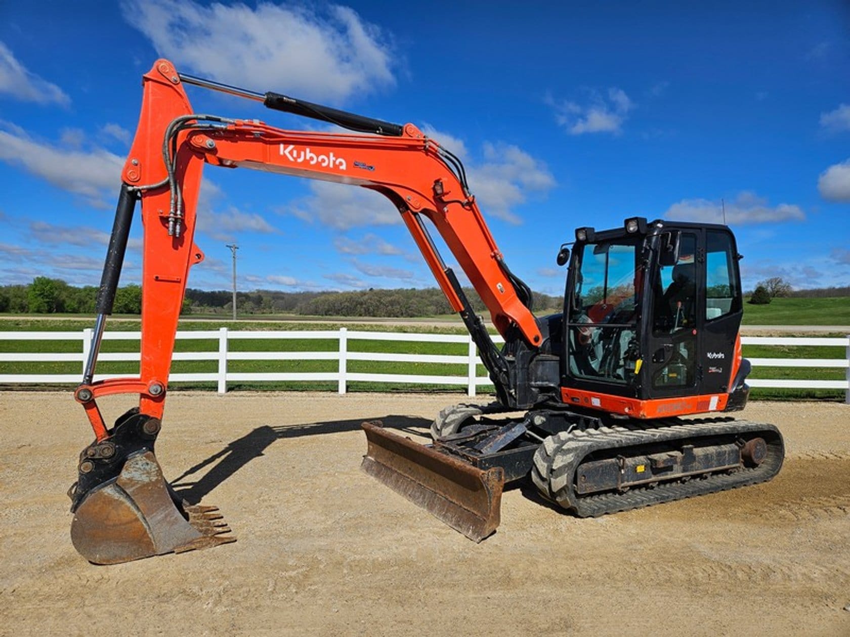 Kubota KX080-4 Equipment Image0