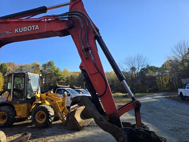 Image of Kubota KX080-4S equipment image 4
