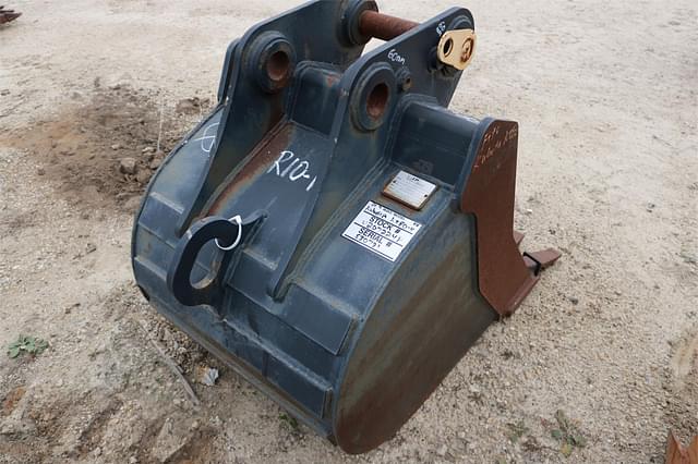 Image of Paladin Compact Excavator Bucket equipment image 3
