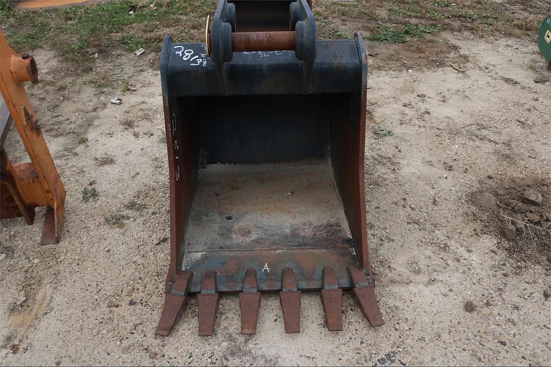 Image of Paladin Compact Excavator Bucket Primary image