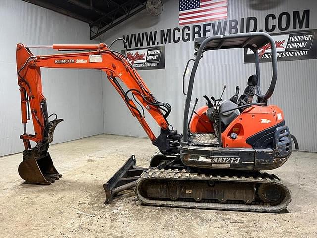 Image of Kubota KX121-3ST equipment image 2