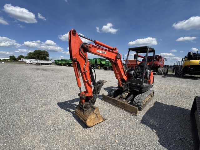 Image of Kubota KX71-3 equipment image 2