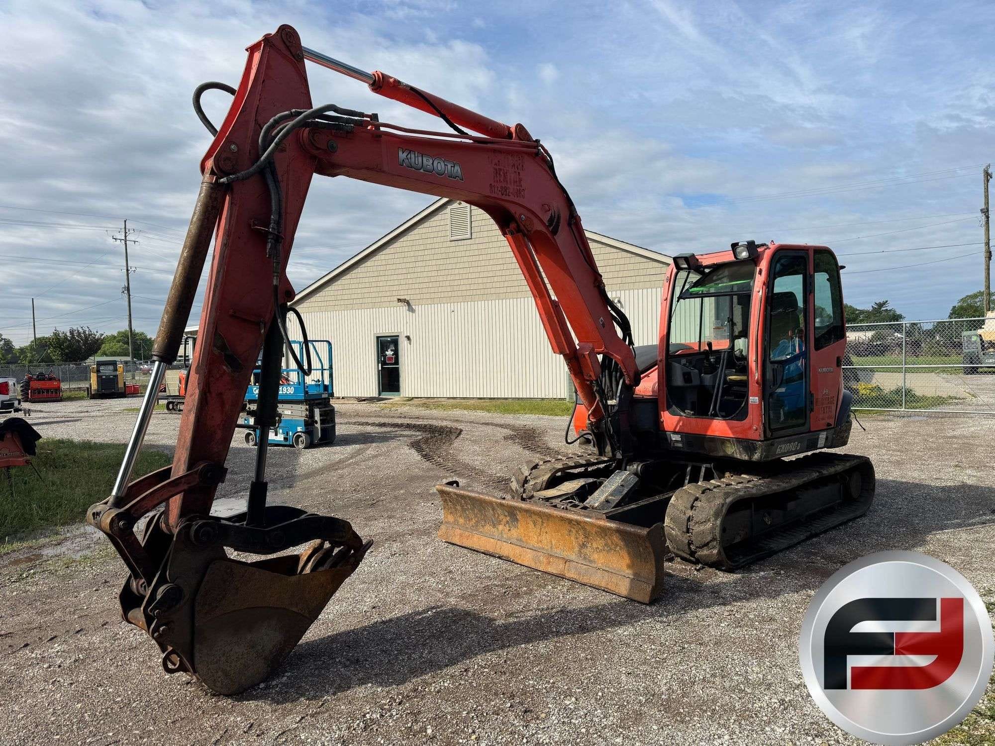Kubota KX080-3 Equipment Image0