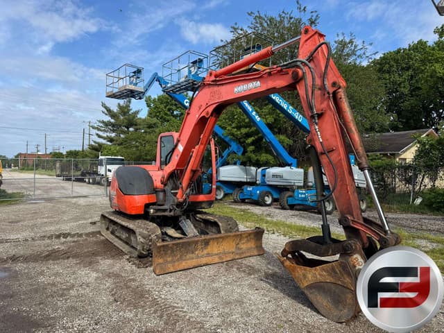Image of Kubota KX080-3 equipment image 2