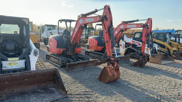 Image of Kubota KX040-4 equipment image 2