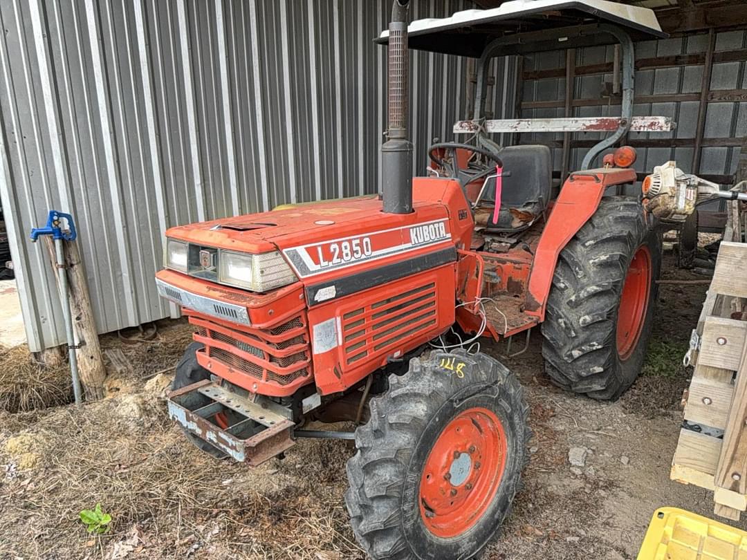 Image of Kubota L2850 Primary image