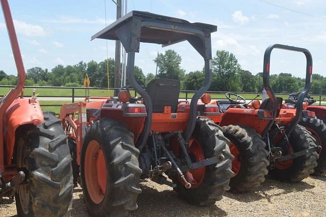 Image of Kubota L3010 equipment image 1
