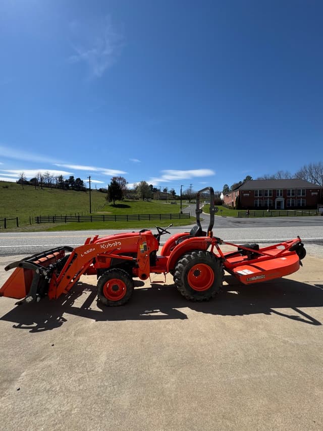 Image of Kubota L3301D equipment image 1