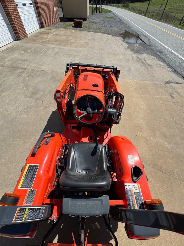 Image of Kubota L3301D equipment image 4