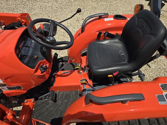 Image of Kubota L2501 equipment image 4