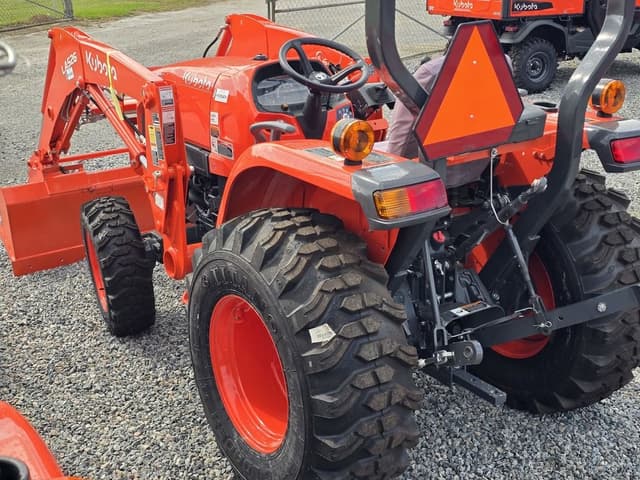 Image of Kubota L2501 equipment image 3
