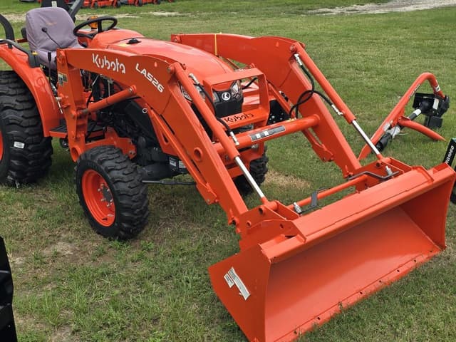 Image of Kubota L3302 equipment image 1