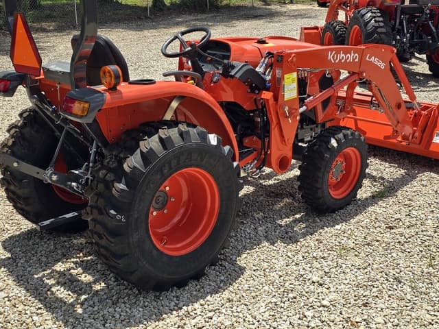 Image of Kubota L3302 equipment image 3