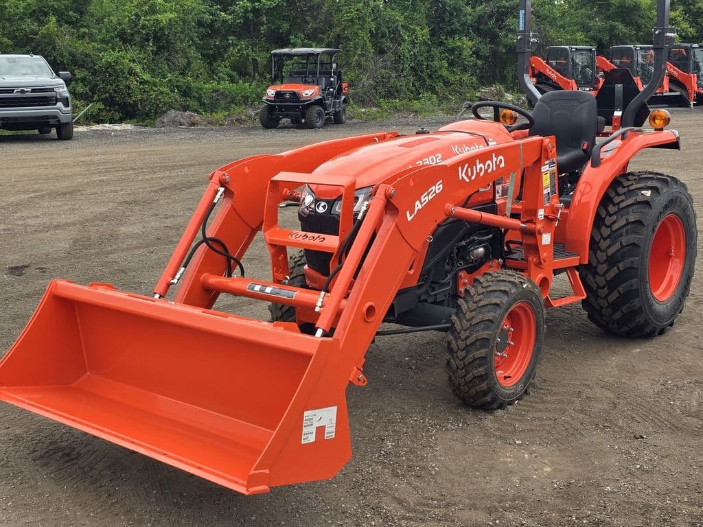 Image of Kubota L3302 Primary image