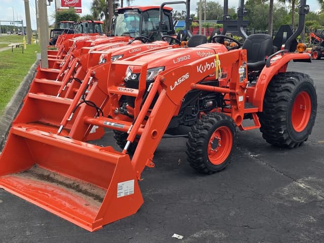 Image of Kubota L3902 equipment image 1