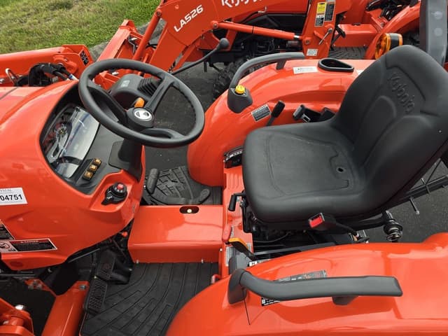 Image of Kubota L3902 equipment image 3