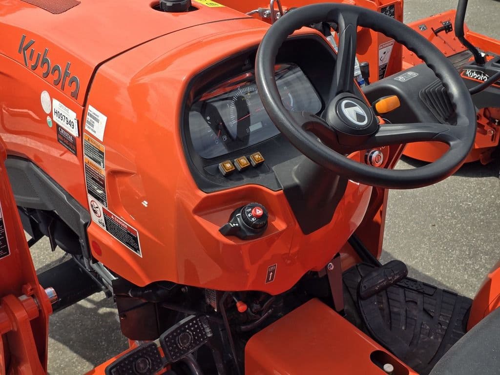 Image of Kubota L3902 Image 0
