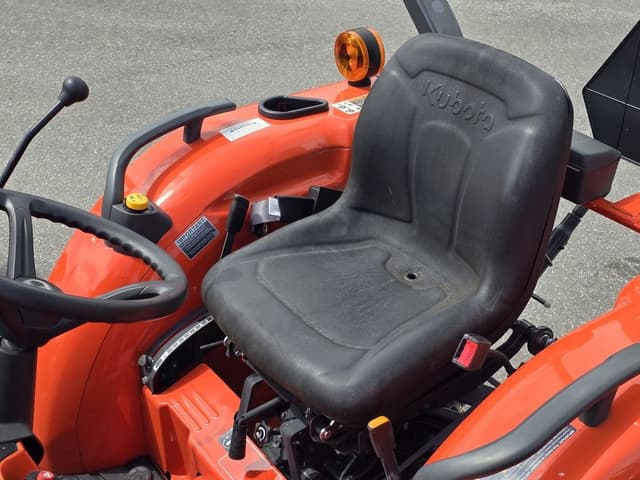 Image of Kubota L3902 equipment image 2