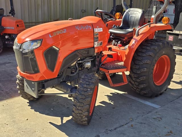 Image of Kubota L3902 equipment image 1