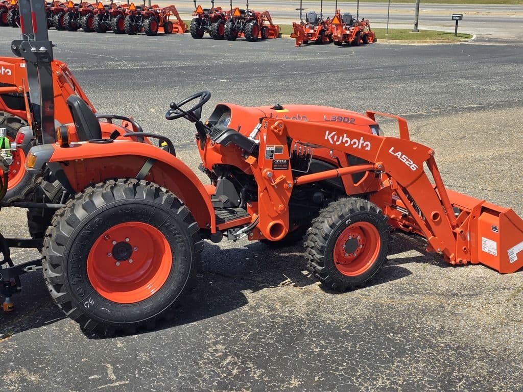 Image of Kubota L3902 Image 1