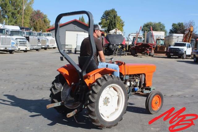 Image of Kubota L175 equipment image 4