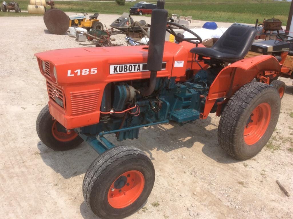Main image Kubota L185
