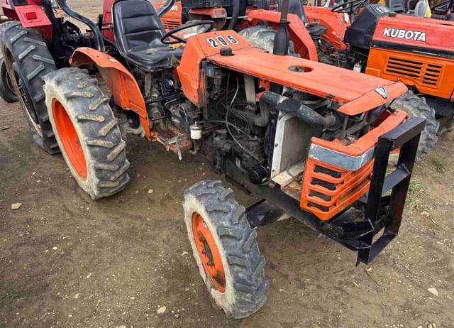 Image of Kubota L2050 equipment image 1