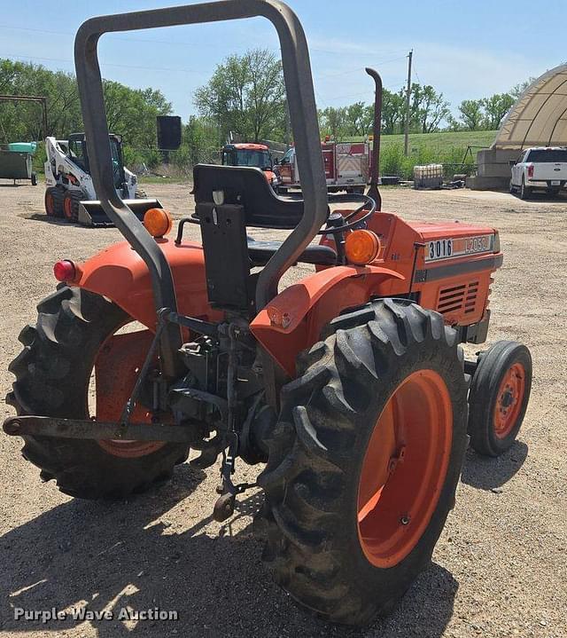Image of Kubota L2050 equipment image 4